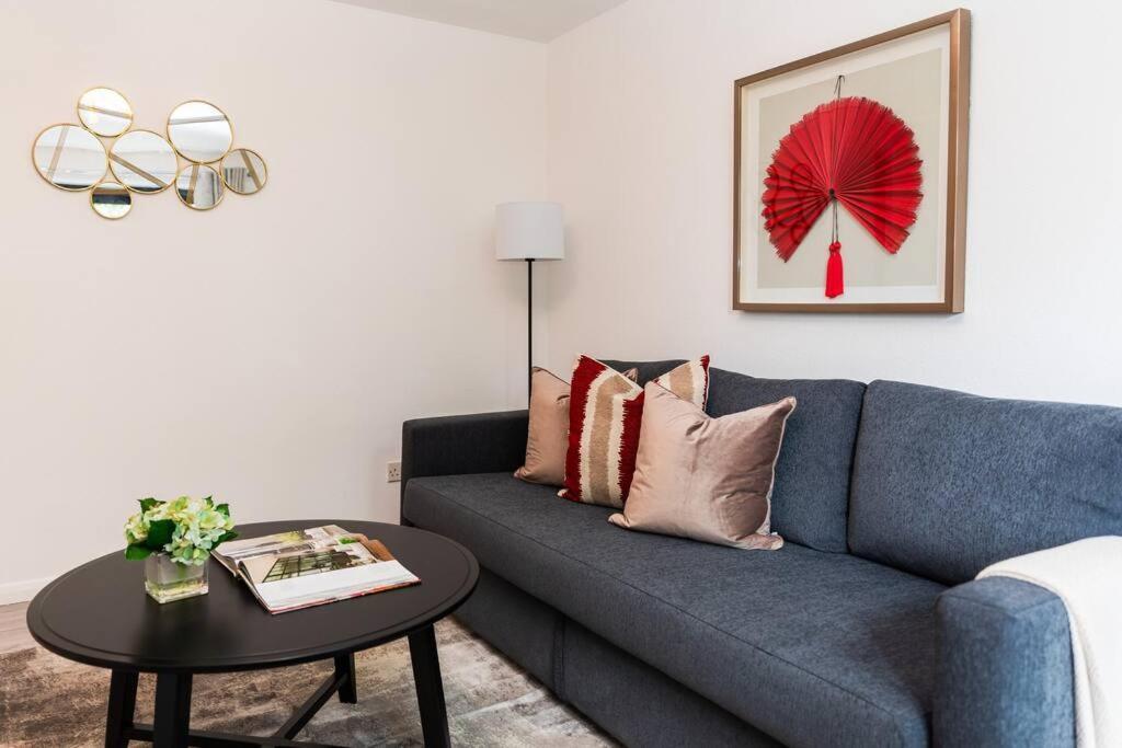 Cosy Decorated Flat In Tonbridge Apartment Bagian luar foto