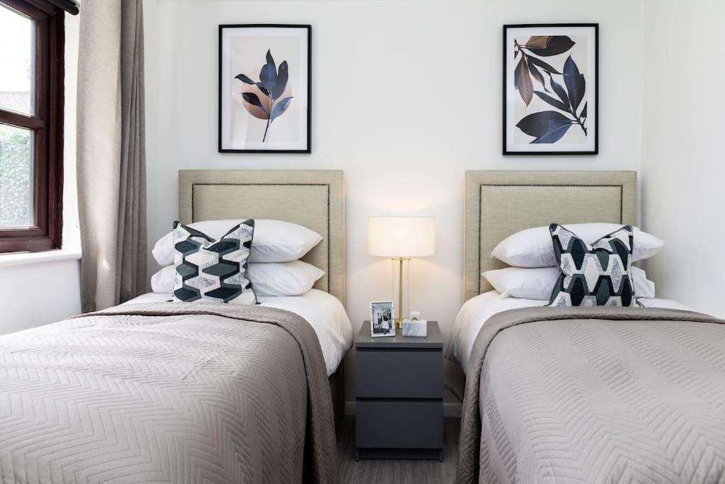 Cosy Decorated Flat In Tonbridge Apartment Bagian luar foto